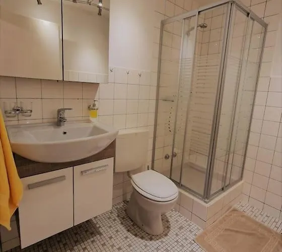 Familienfreundliche 42m2 Mit Gratis Parking Und Wifi Nahe Sportaren Und Torrentbahn Apartment *